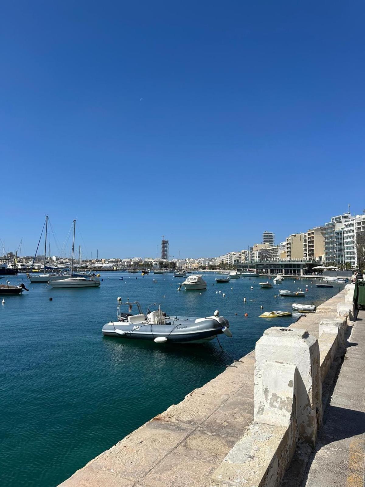 Modern Sliema Apartment Near Sea Esterno foto